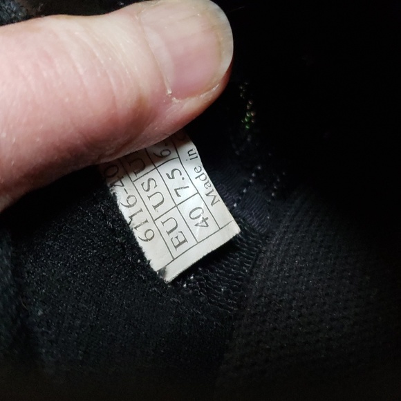 Specialized cycling shoes GUC SZ 7.5 US 40EU Black w/reflective visibility patch - Picture 5 of 6